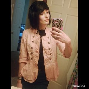 Meet your Posher, April